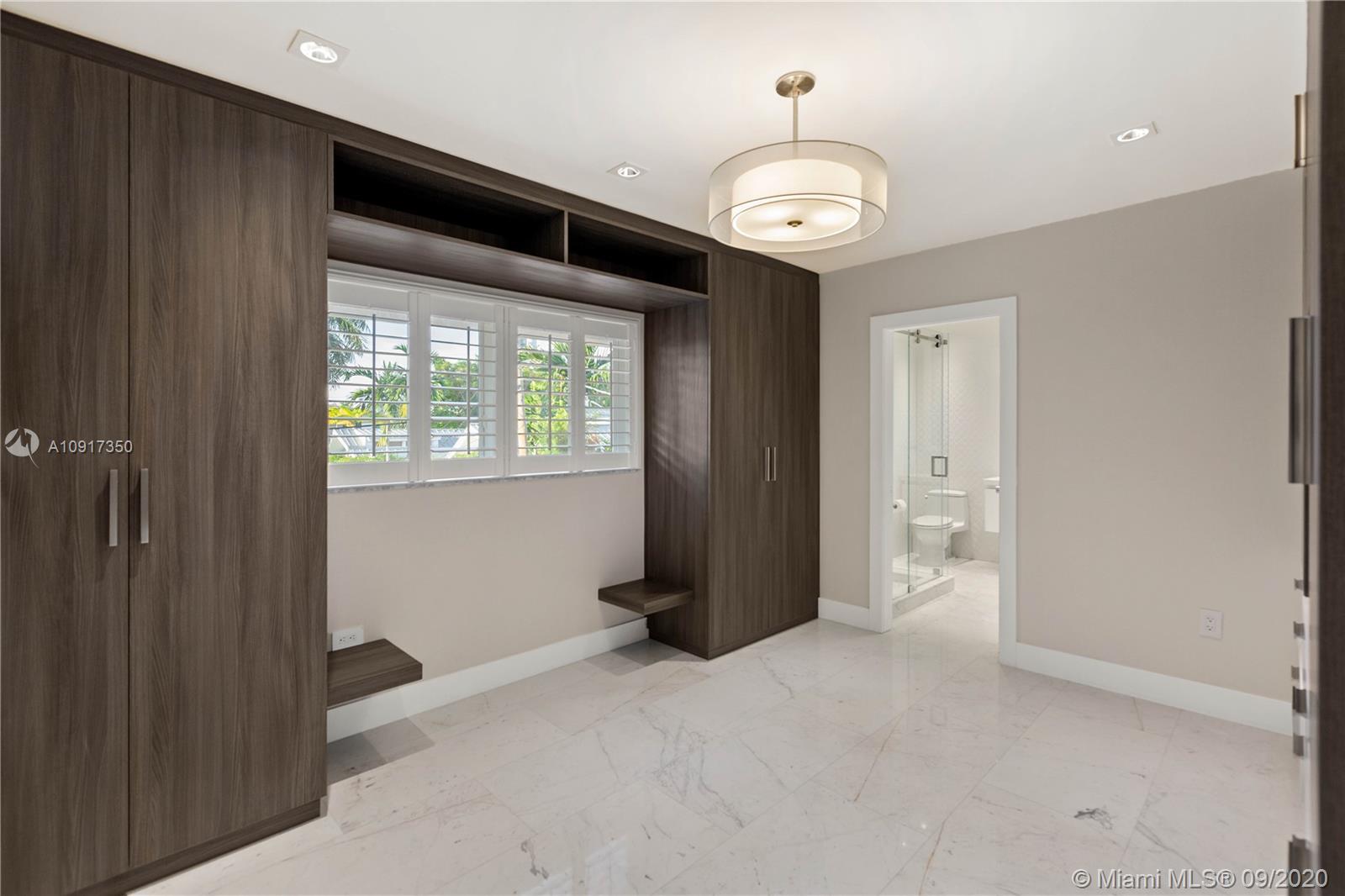 BAY HARBOR ISLAND - Residential