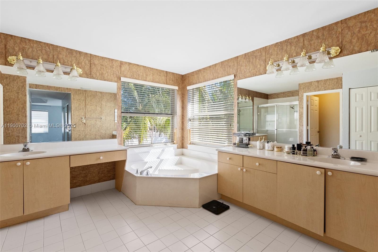 SILVER SHORES (PARCELS H - Residential