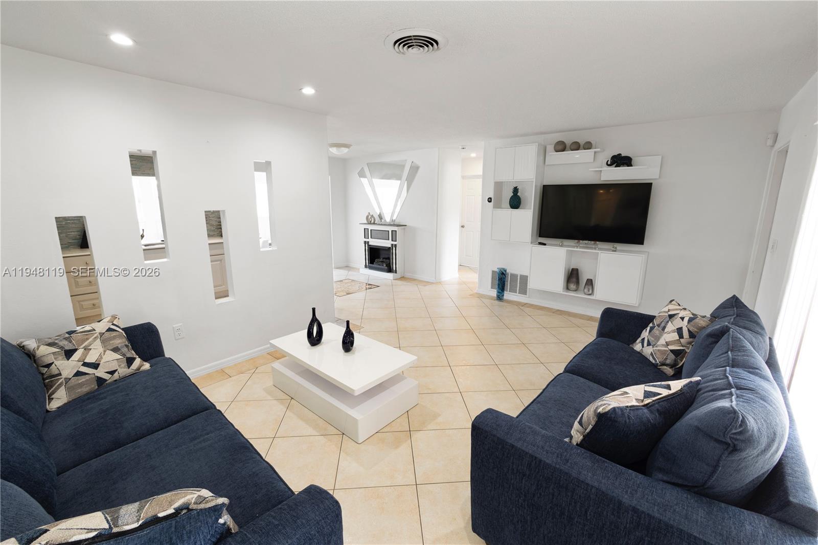 SUNRISE GOLF VILLAGE SEC - Residential