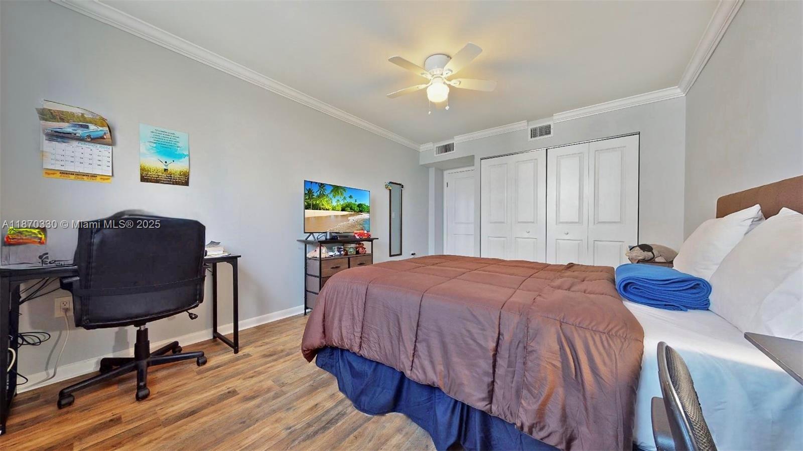 HYDE PARK TOWERS CONDO - Residential