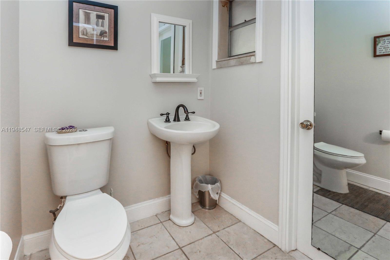 HOLLYWOOD LAKES SECTION - Residential