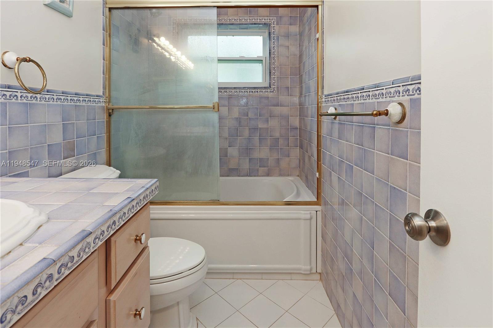 HOLLYWOOD LAKES SECTION - Residential