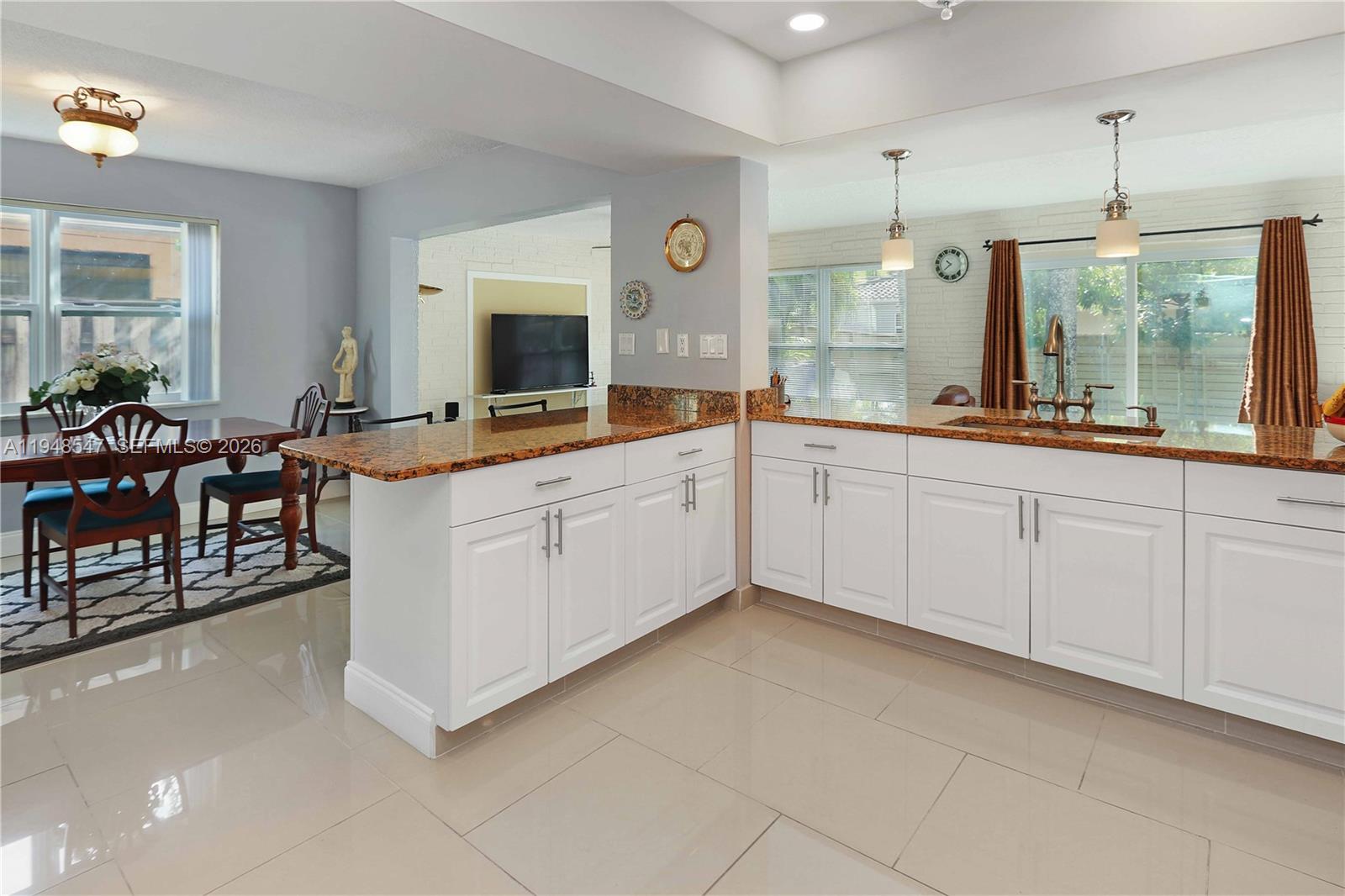 HOLLYWOOD LAKES SECTION - Residential