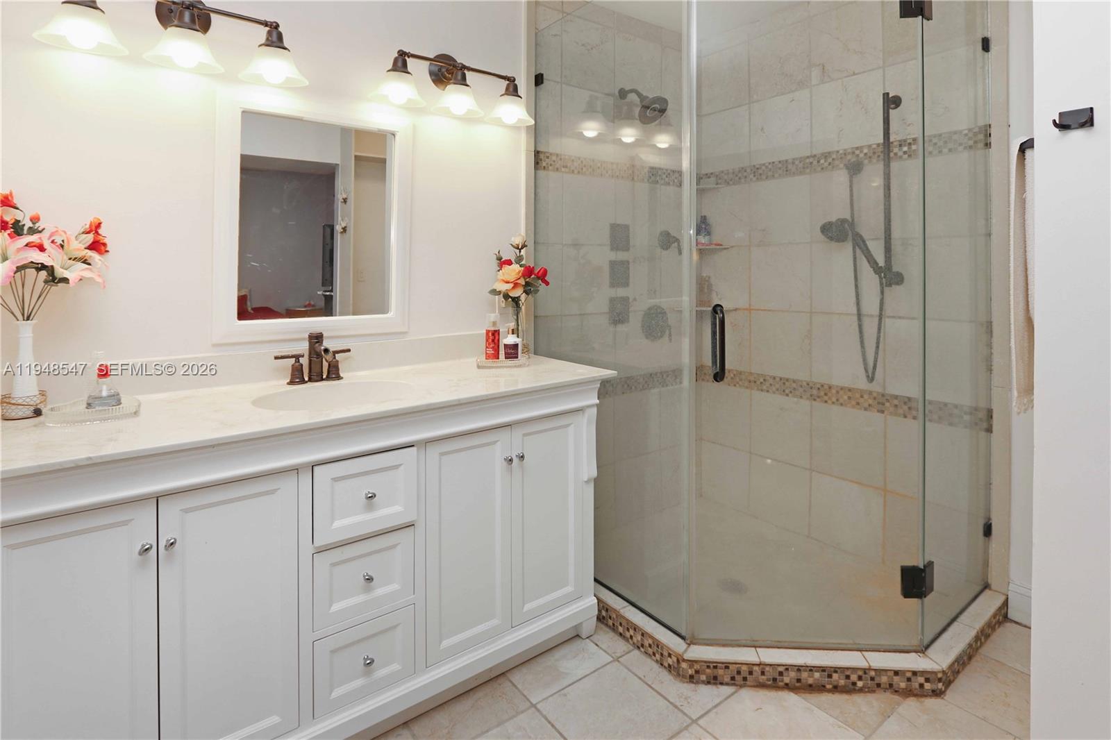 HOLLYWOOD LAKES SECTION - Residential