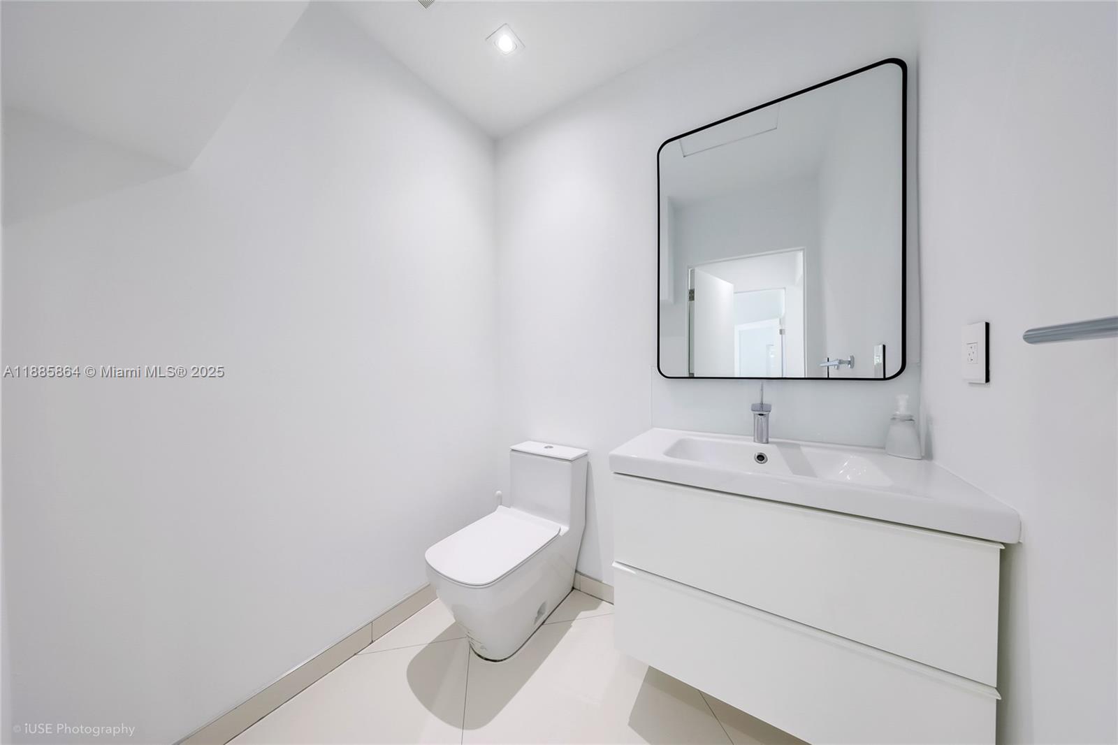 BISCAYNE ISL - Residential Lease