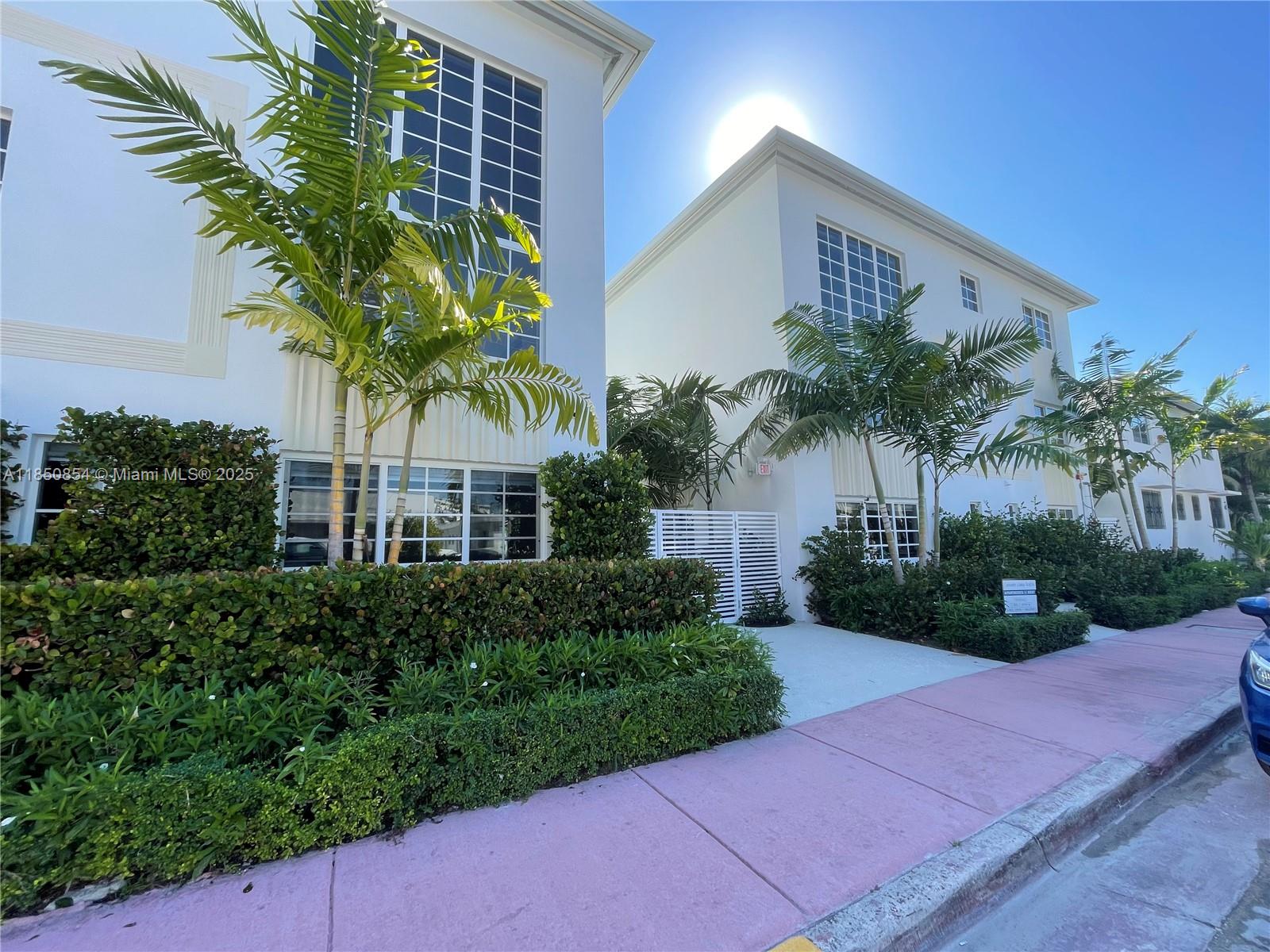 20 units Luxury Apartment building with newly renovated apartments in the heart of N. Beach. One block away from the beach. All units feature high-quality kitchens and cabinetry, stainless steel appliances, quartz countertops, and tiles floors.
