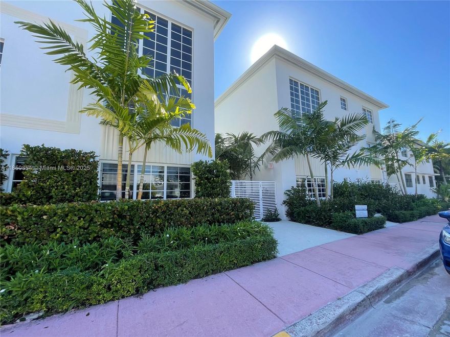 20 units Luxury Apartment building with newly renovated apartments in the heart of N. Beach. One block away from the beach. All units feature high-quality kitchens and cabinetry, stainless steel appliances, quartz countertops, and tiles floors.