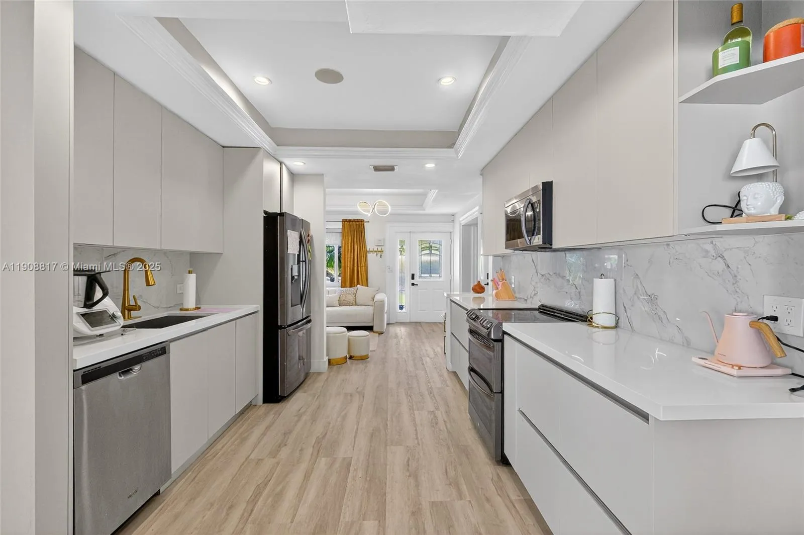 North Miami, Florida 33168, United States, 3 Bedrooms Bedrooms, ,3 BathroomsBathrooms,Residential,Active,252300