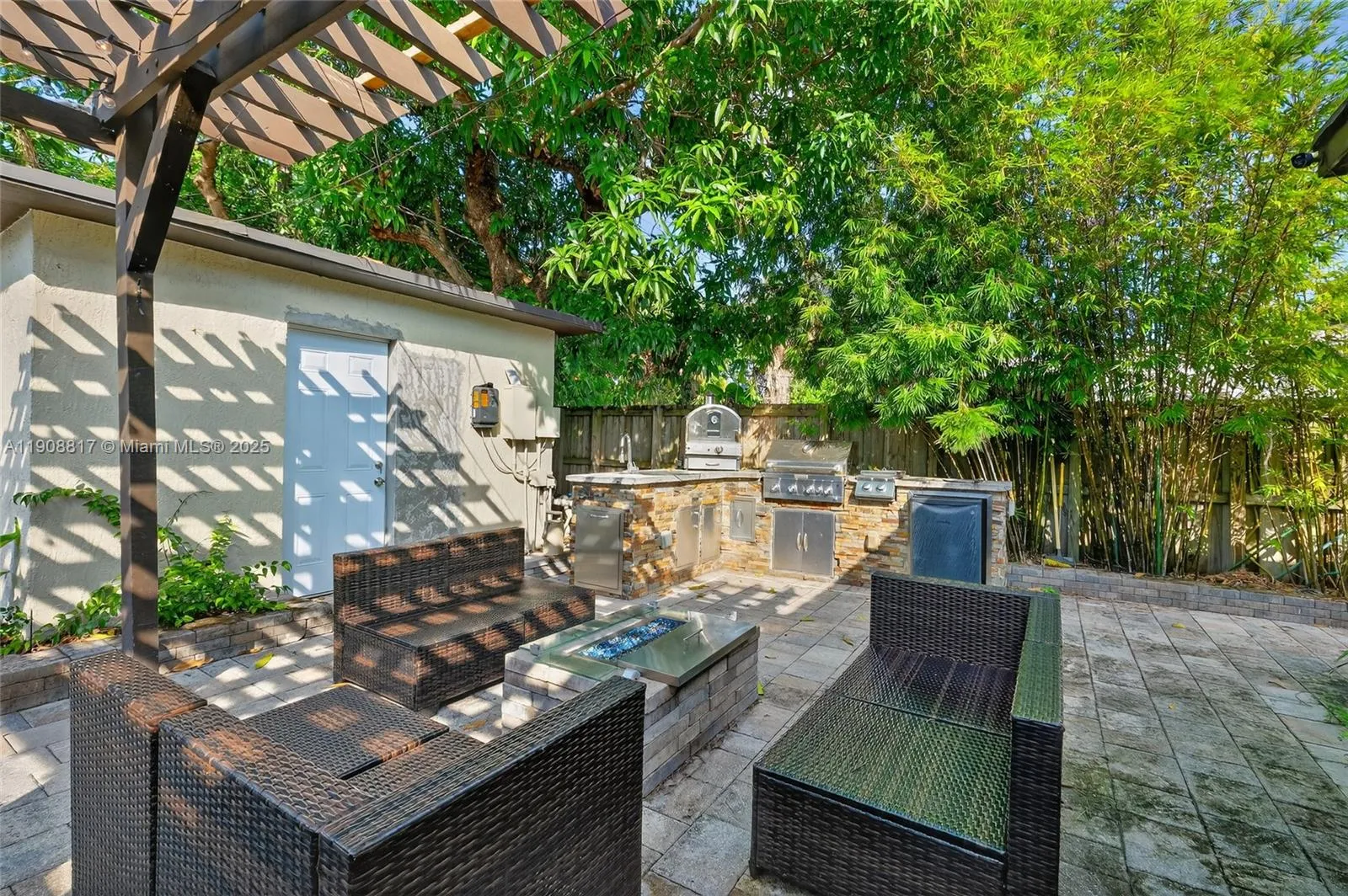 North Miami, Florida 33168, United States, 3 Bedrooms Bedrooms, ,3 BathroomsBathrooms,Residential,Active,252300