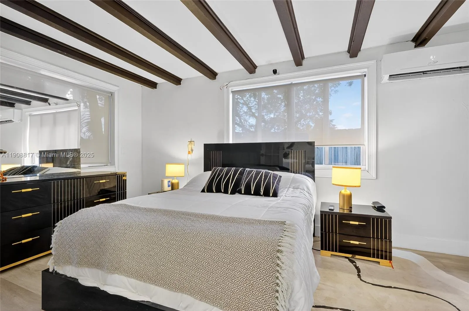 North Miami, Florida 33168, United States, 3 Bedrooms Bedrooms, ,3 BathroomsBathrooms,Residential,Active,252300