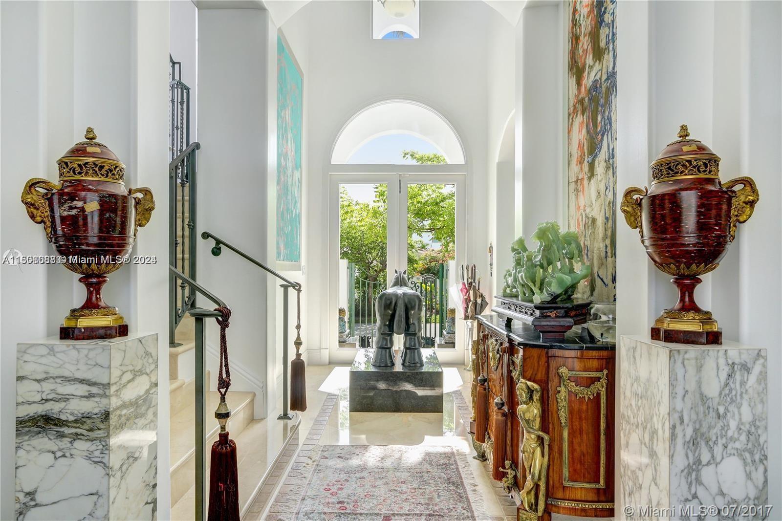 TROPICAL ISLE HOMES - Residential