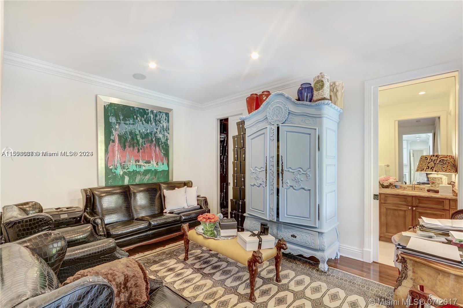 TROPICAL ISLE HOMES - Residential