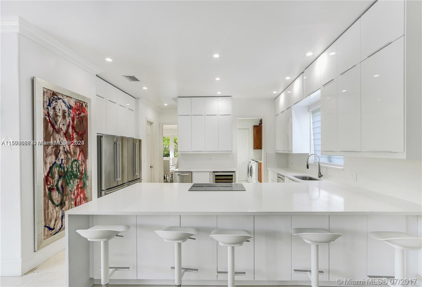 TROPICAL ISLE HOMES - Residential