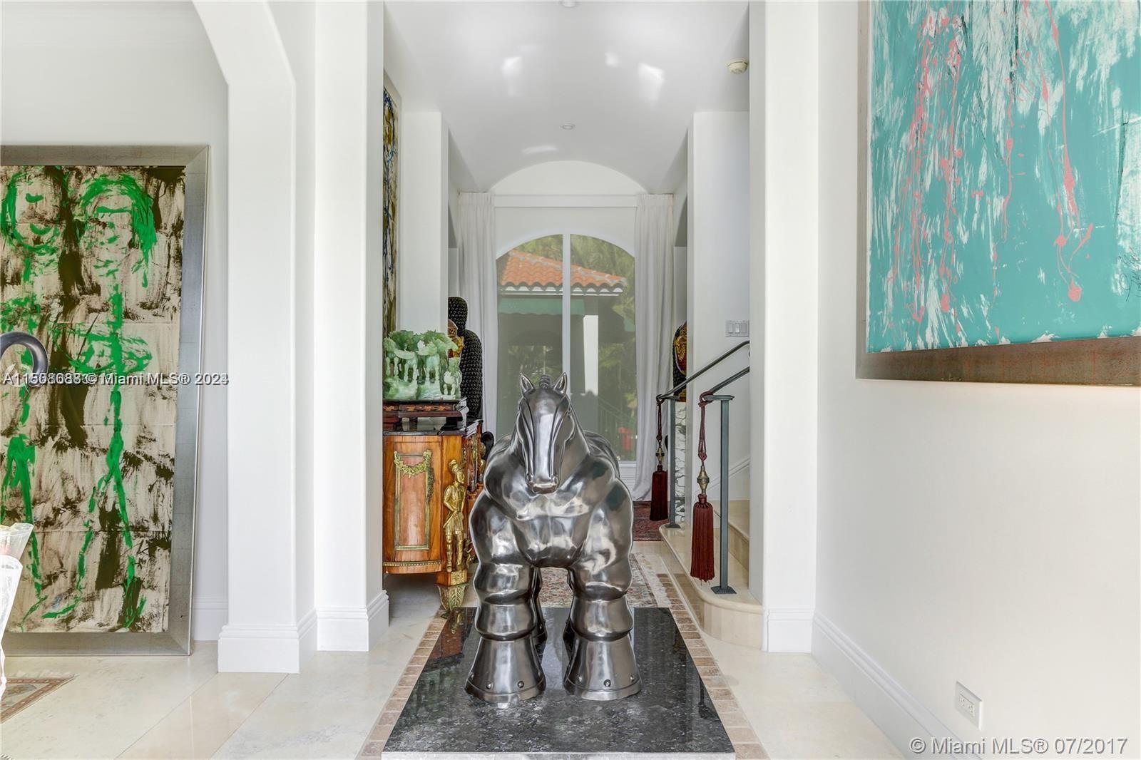 TROPICAL ISLE HOMES - Residential