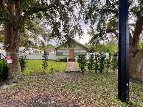 Photo of 400 NE 3rd St, Pompano Beach, FL 33060 (MLS # A11935469)