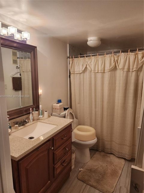 Tiny photo for 900 Colony Point Cir #107, Pembroke Pines, FL 33026 (MLS # A12012354)