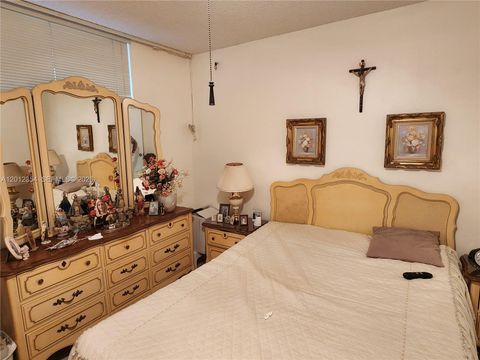 Tiny photo for 900 Colony Point Cir #107, Pembroke Pines, FL 33026 (MLS # A12012354)
