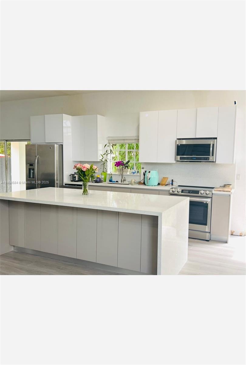 ALEXANDRIA ESTATES SUBDIV - Residential