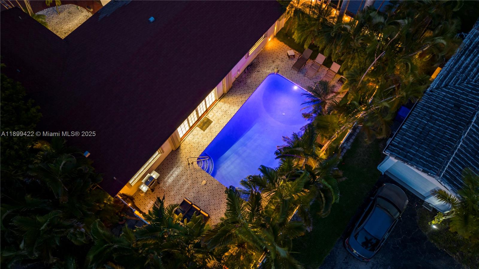 COUNTRY CLUB HOMES - Residential Lease