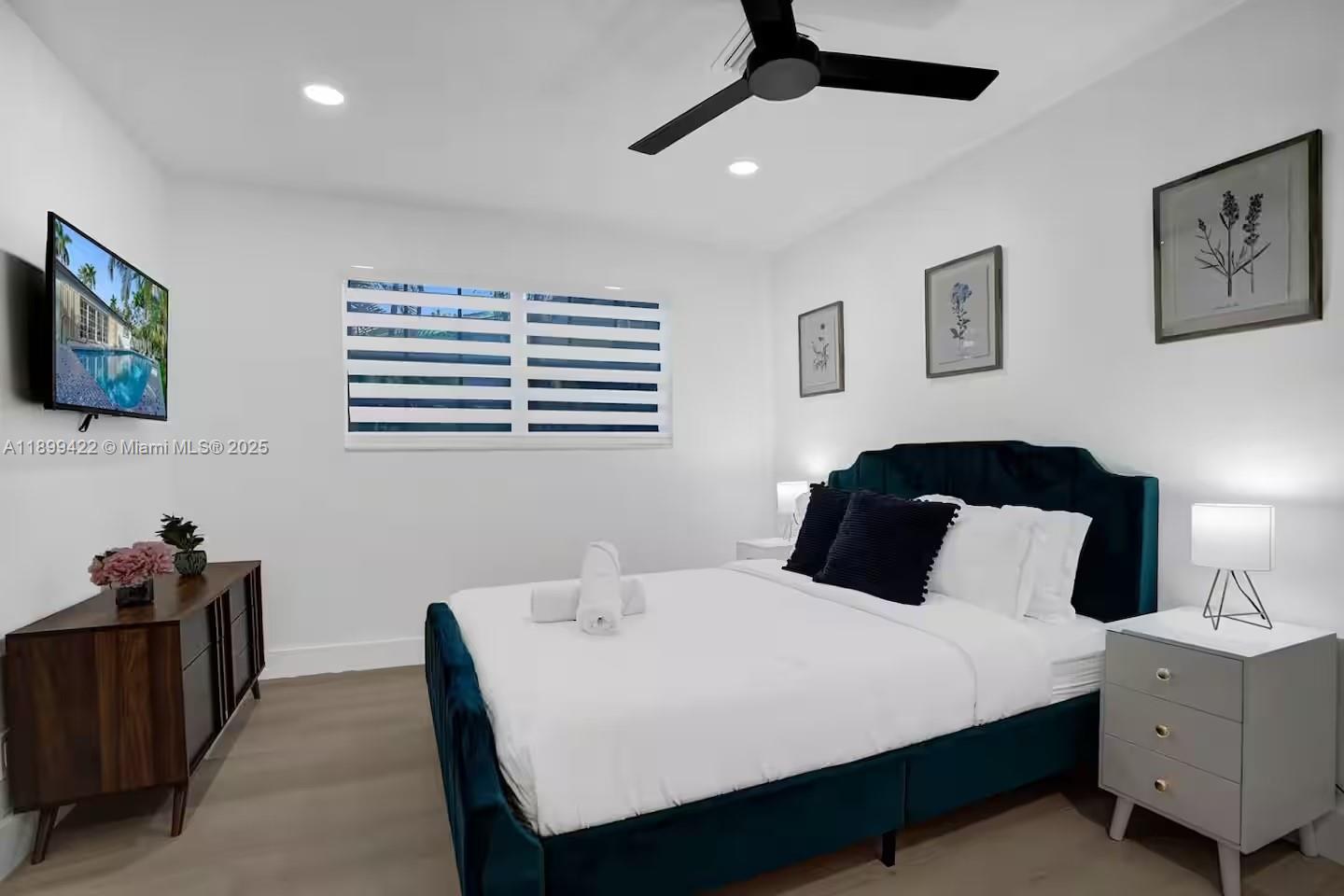 COUNTRY CLUB HOMES - Residential Lease