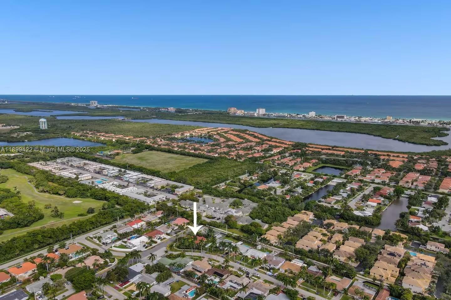 COUNTRY CLUB HOMES - Residential Lease