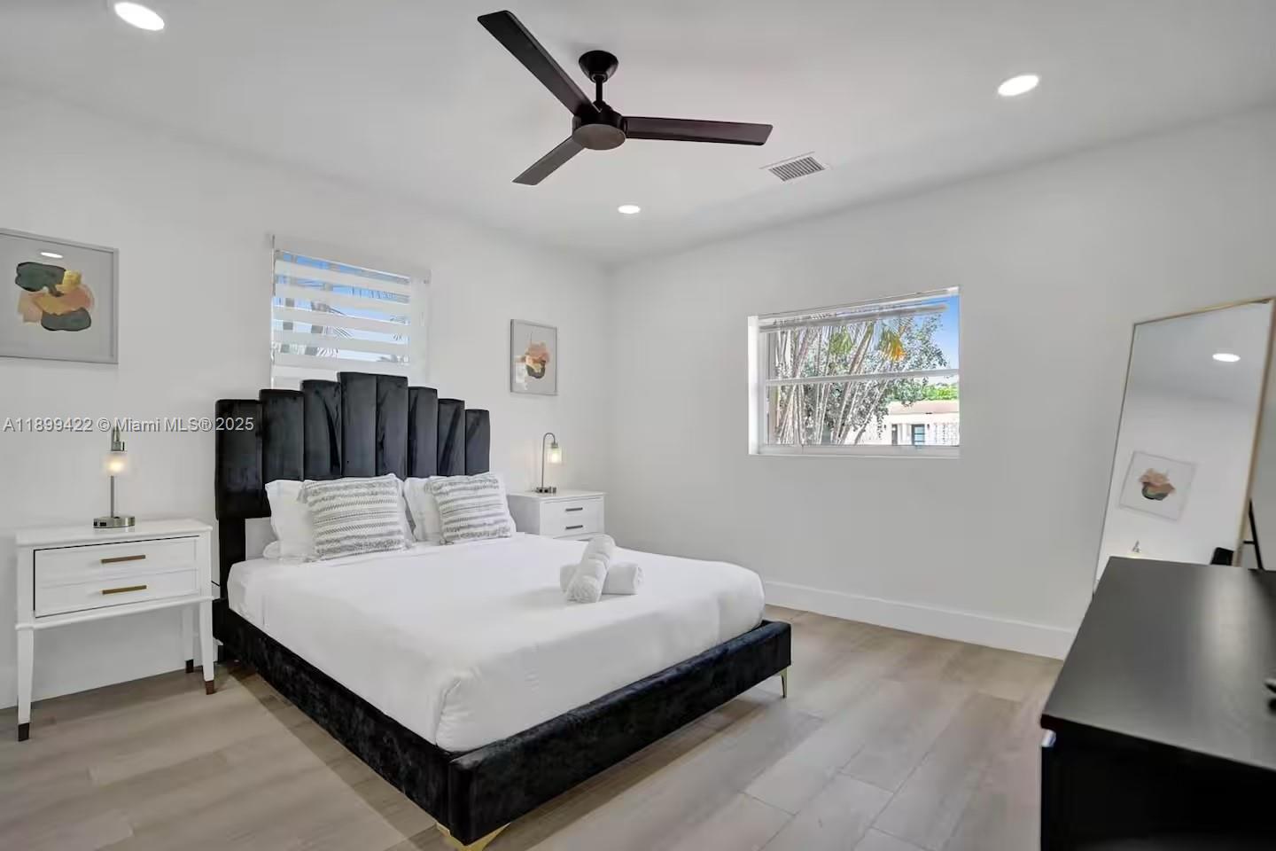 COUNTRY CLUB HOMES - Residential Lease