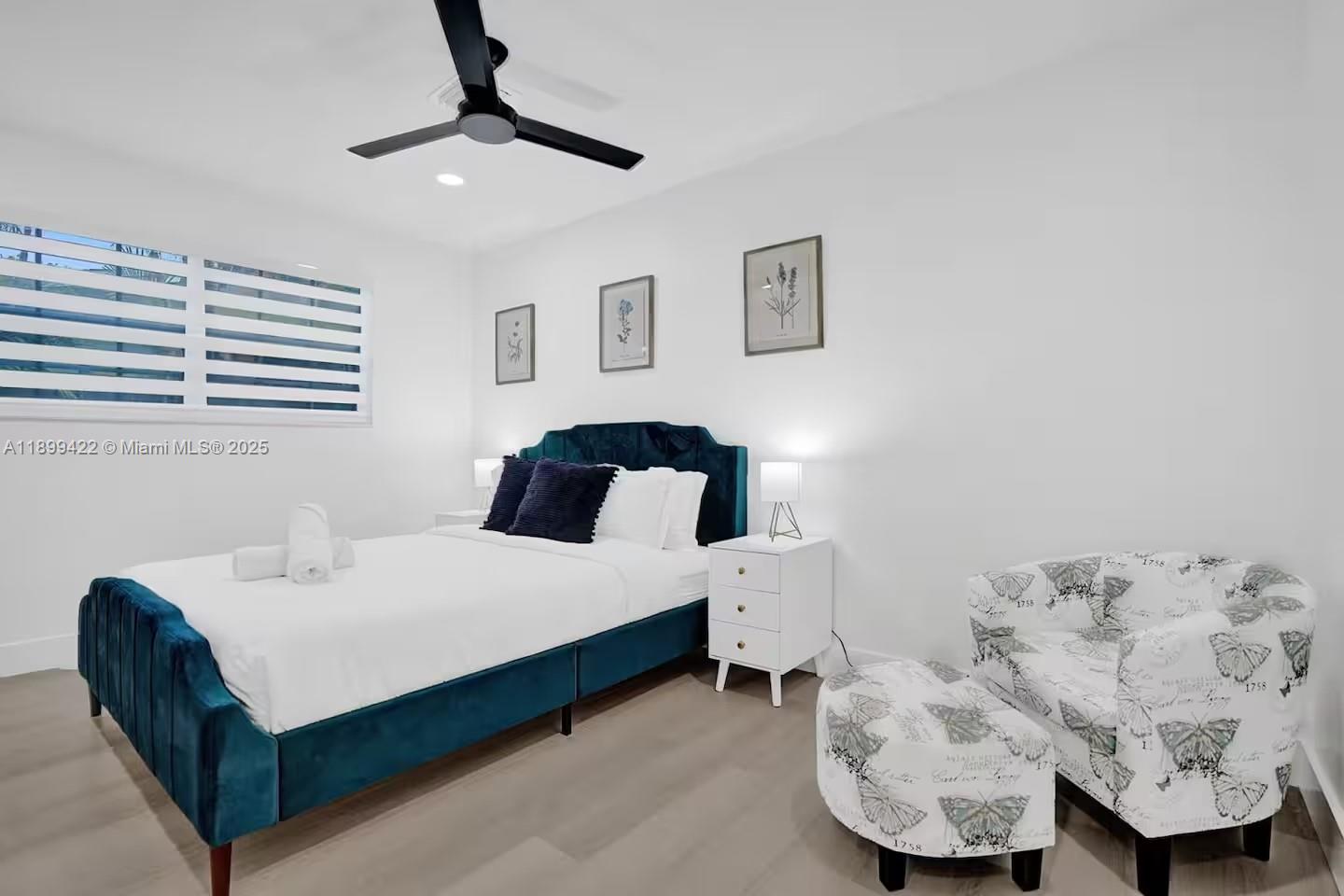 COUNTRY CLUB HOMES - Residential Lease
