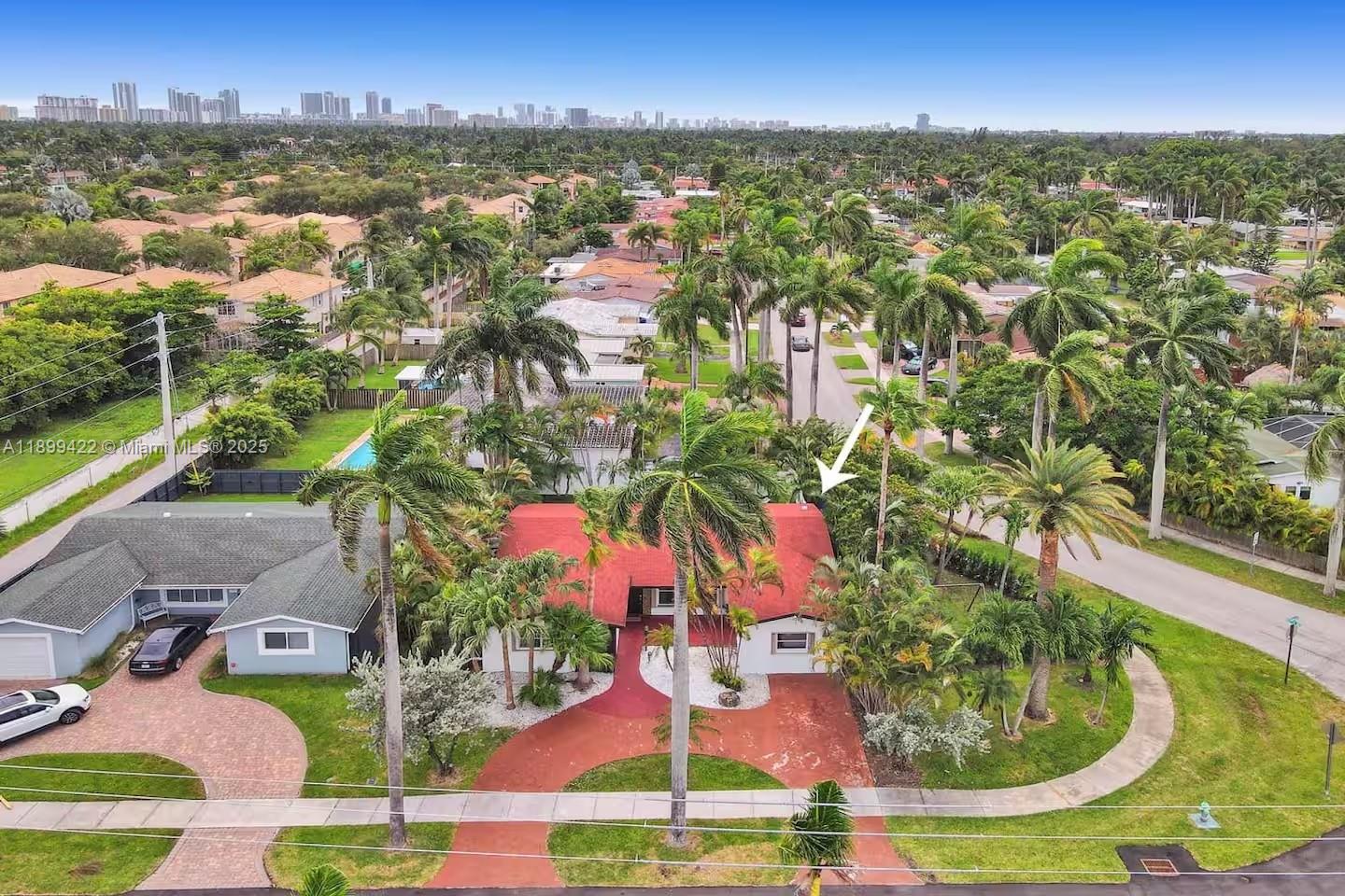 COUNTRY CLUB HOMES - Residential Lease
