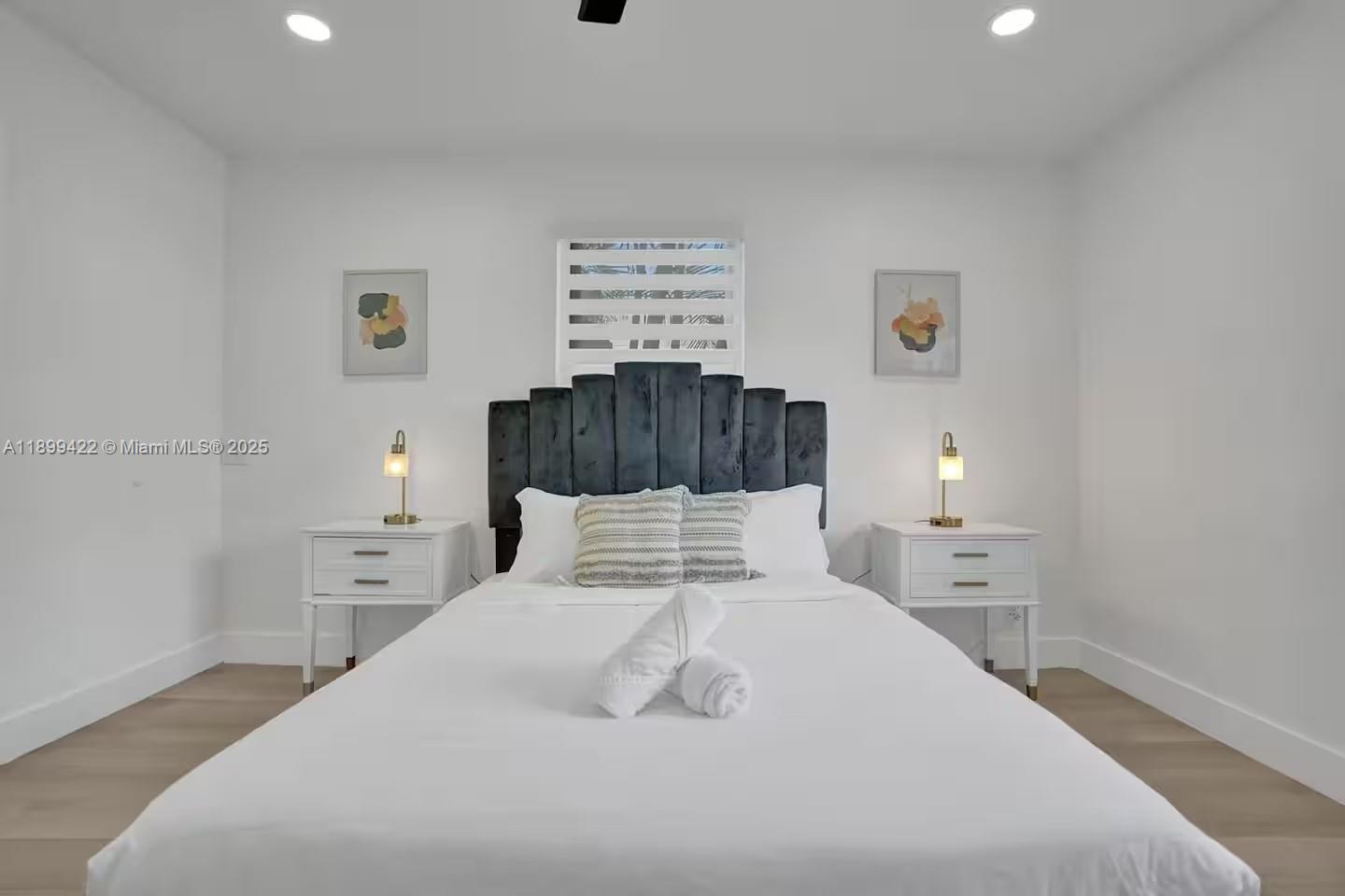 COUNTRY CLUB HOMES - Residential Lease