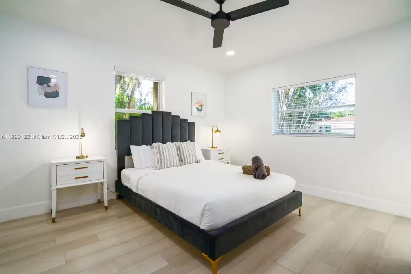 COUNTRY CLUB HOMES - Residential Lease