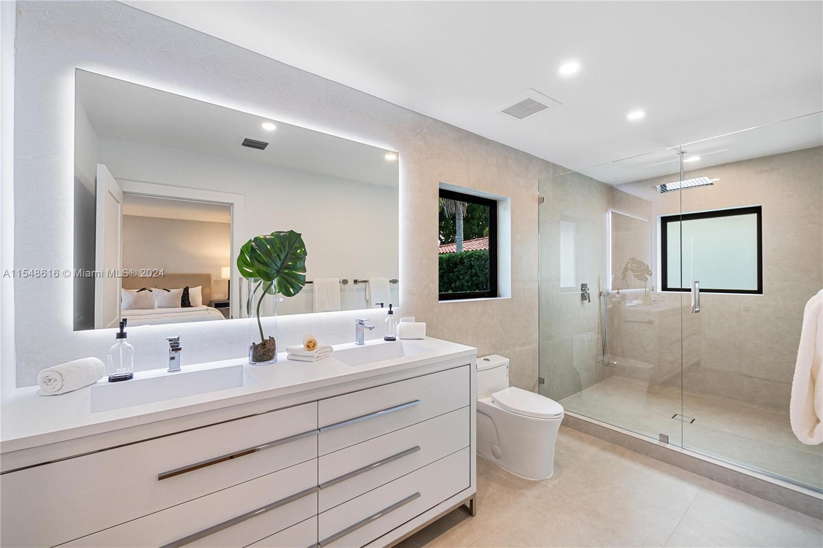 CORAL GABLES RIVIERA SEC - Residential