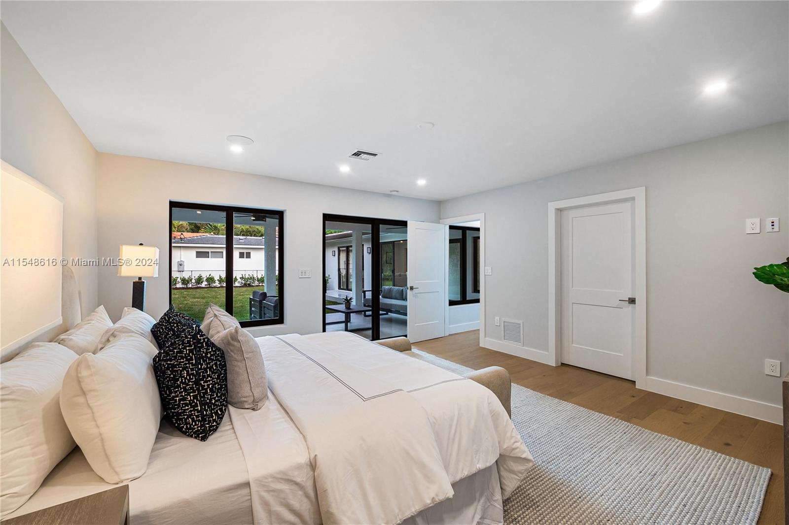 CORAL GABLES RIVIERA SEC - Residential