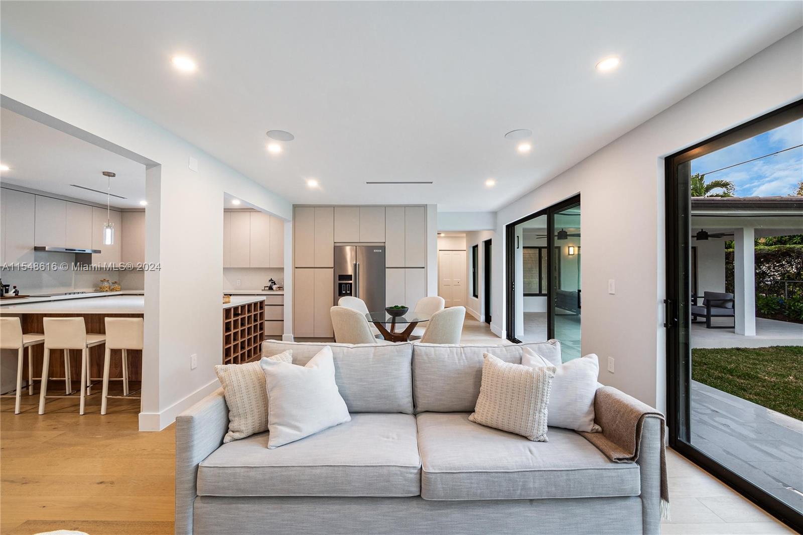 CORAL GABLES RIVIERA SEC - Residential