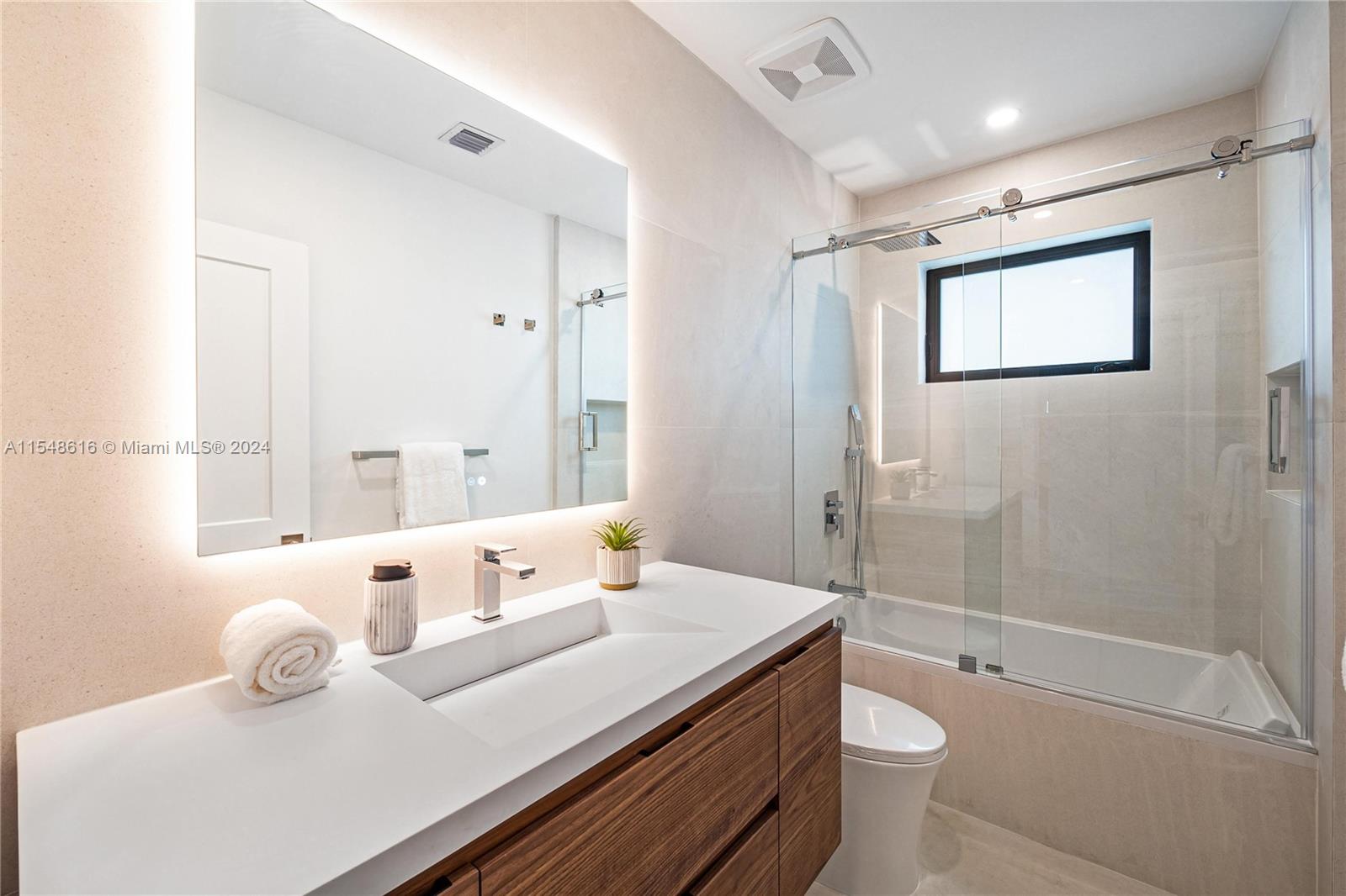 CORAL GABLES RIVIERA SEC - Residential