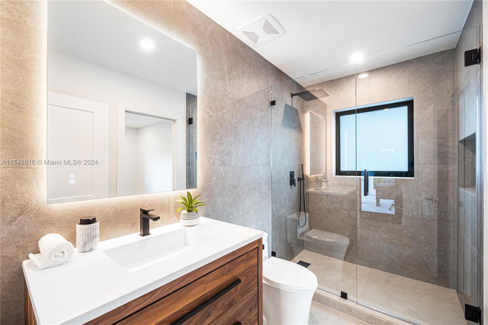 CORAL GABLES RIVIERA SEC - Residential