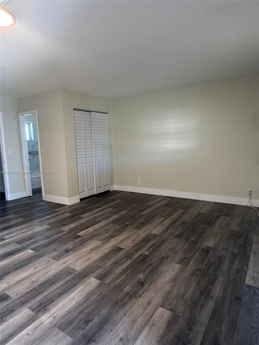 Remodeled Studio in Prime Hollywood Location
Recently remodeled studio apartment featuring 1 full bathroom. Located just minutes from Downtown Hollywood, this unit offers convenient access to shopping, dining, and major roadways.
The property includes on-site coin-operated laundry facilities and a flat monthly water fee of $55. Pet-friendly building with an additional monthly pet rent of $35. 2nd floor, no elevator.
Deposits for move-in: 1st month's rent, last month, and a 1-month security deposit.