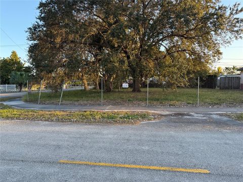 11450 SW 40th St Miami FL 33165