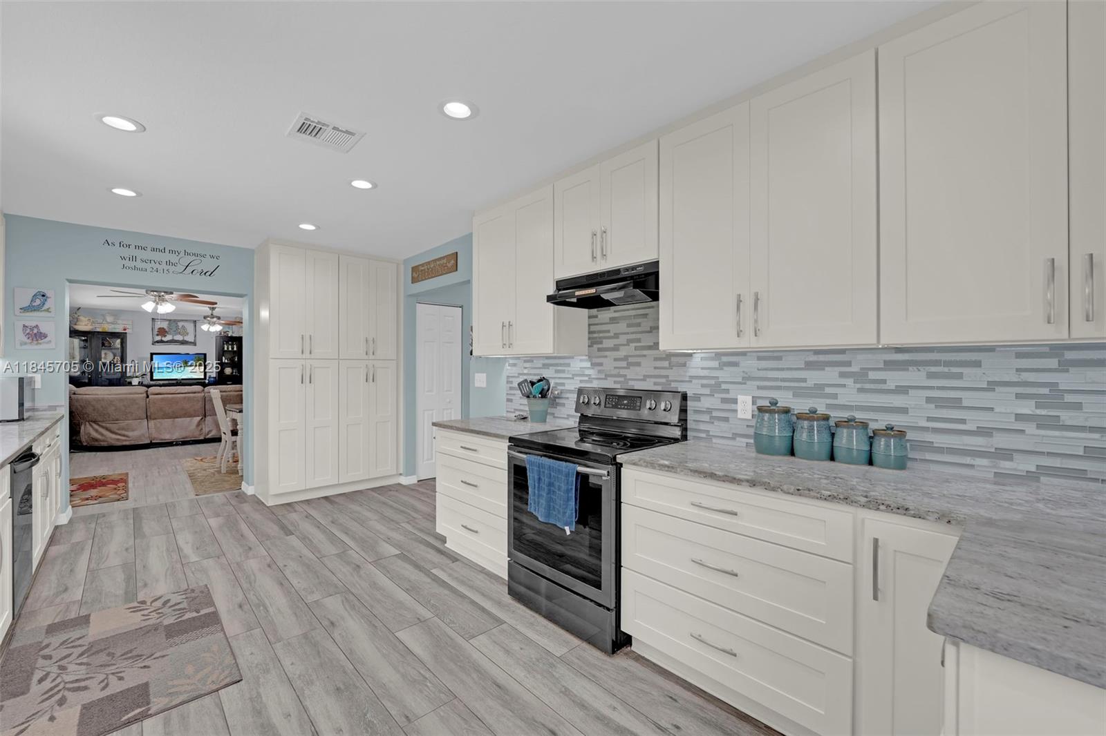 NORTH LABELLE GLADES - Residential