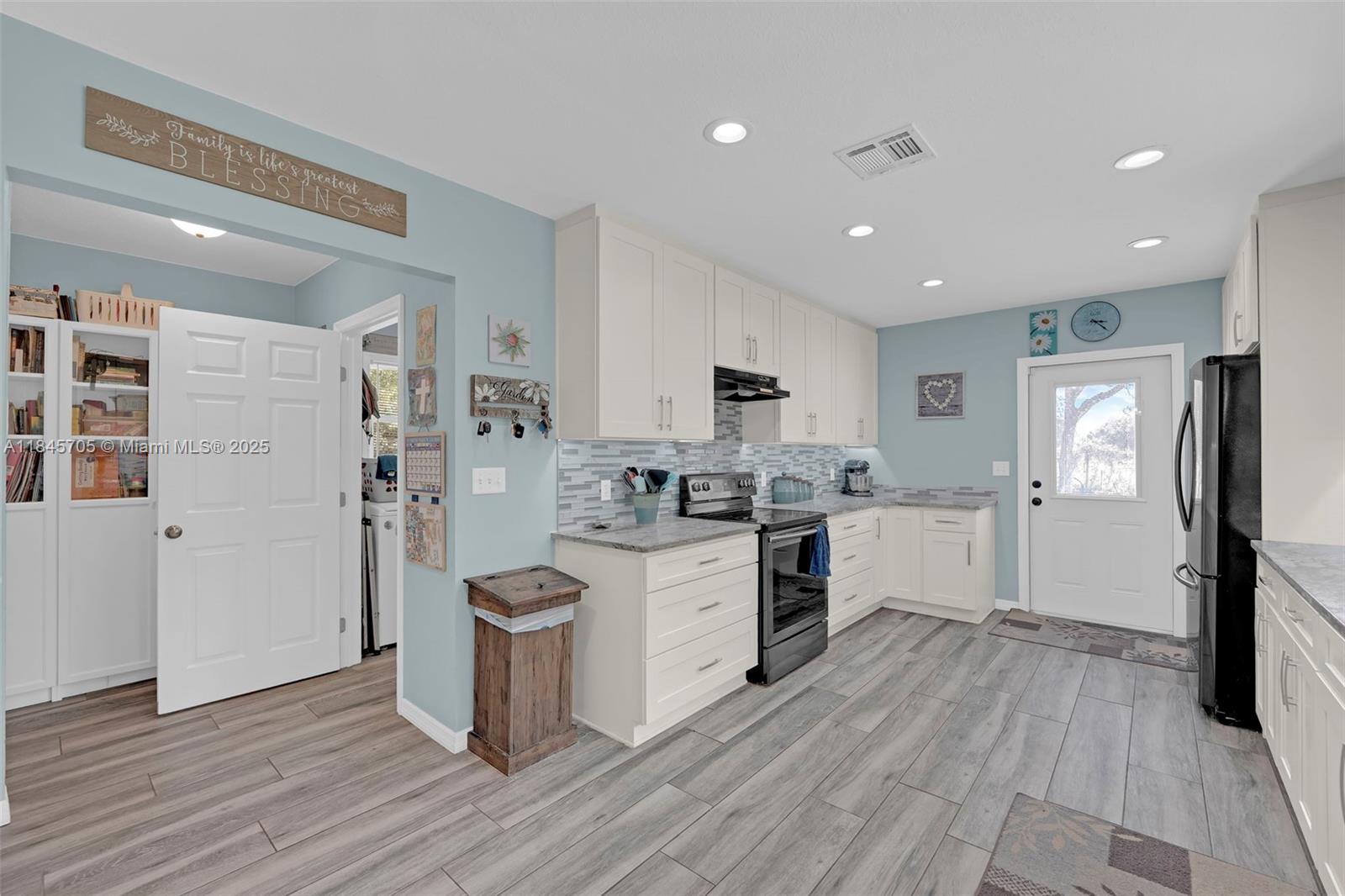 NORTH LABELLE GLADES - Residential