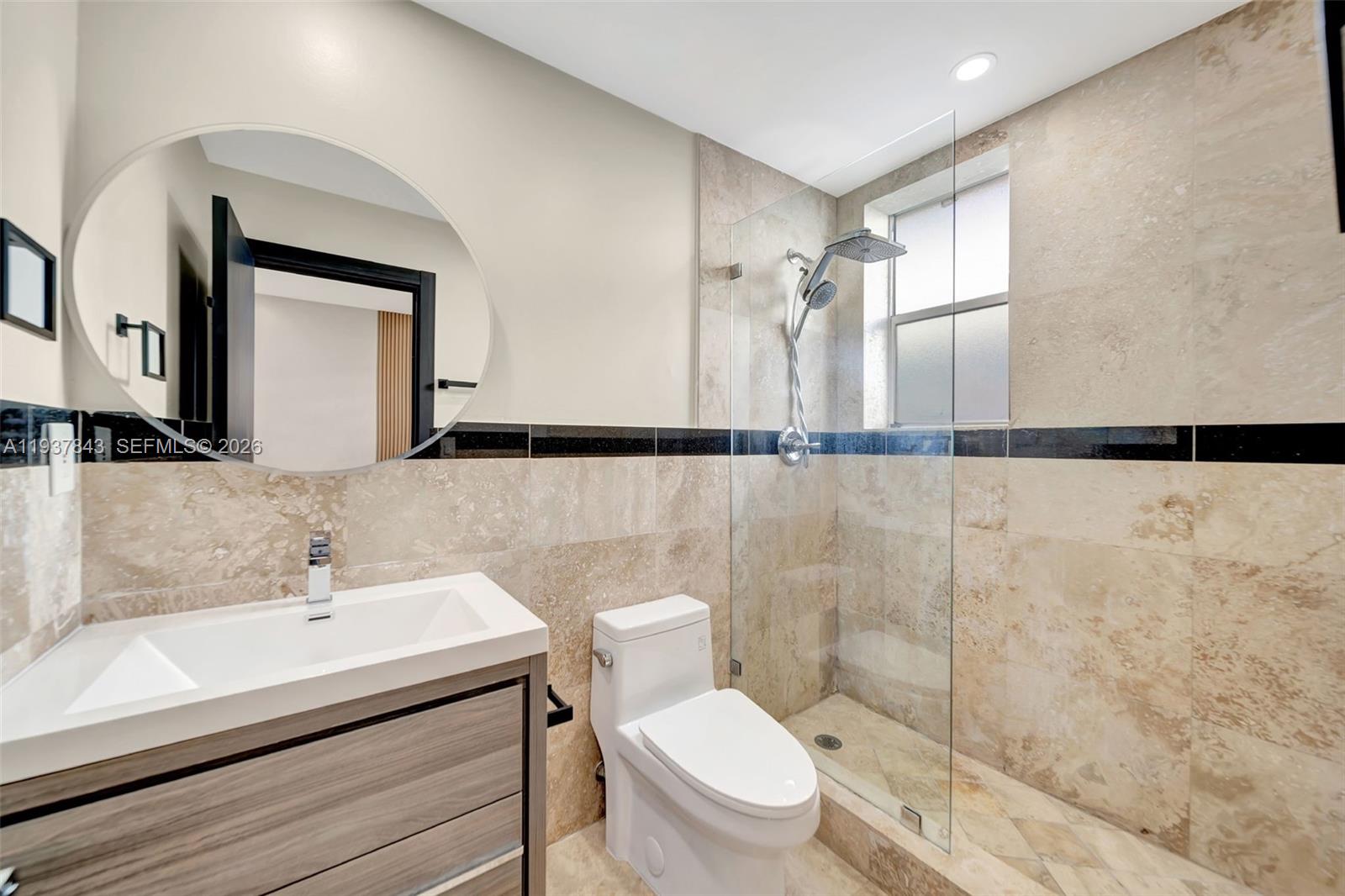 THE ELAINE CONDO - Residential