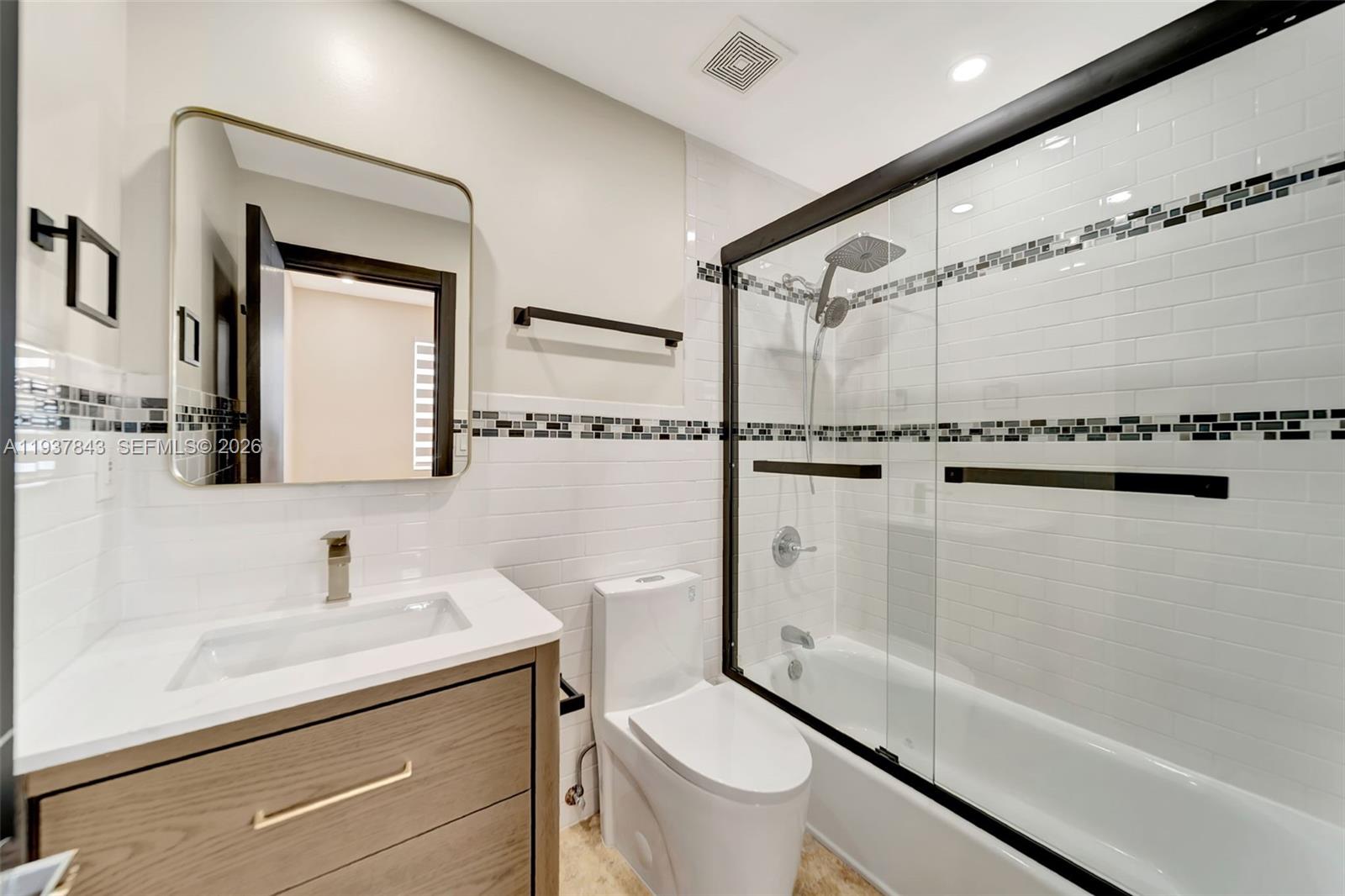 THE ELAINE CONDO - Residential