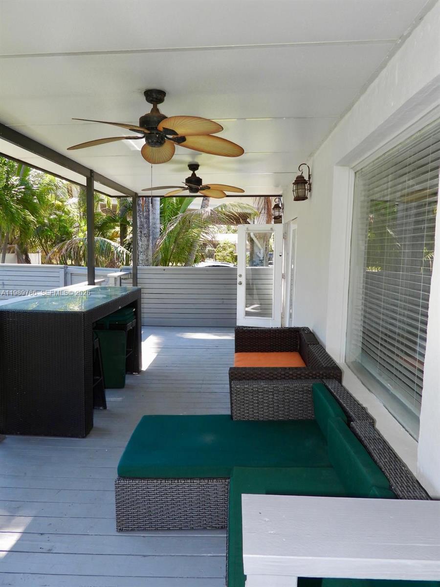 HOLLYWOOD LAKES SECTION - Residential