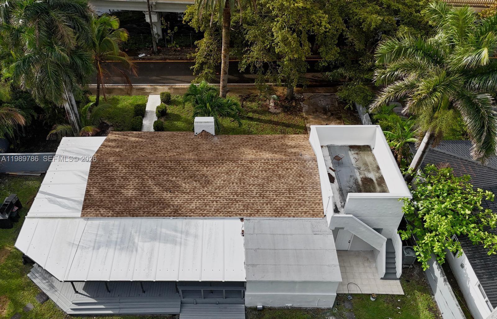 HOLLYWOOD LAKES SECTION - Residential