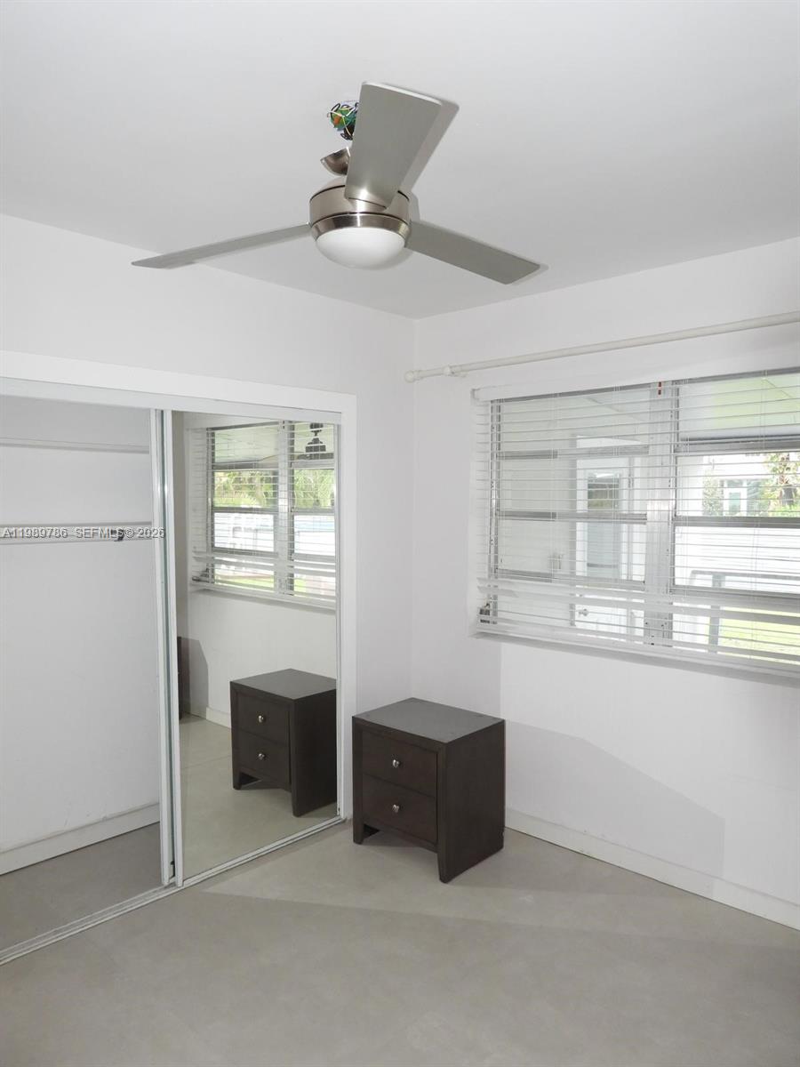 HOLLYWOOD LAKES SECTION - Residential