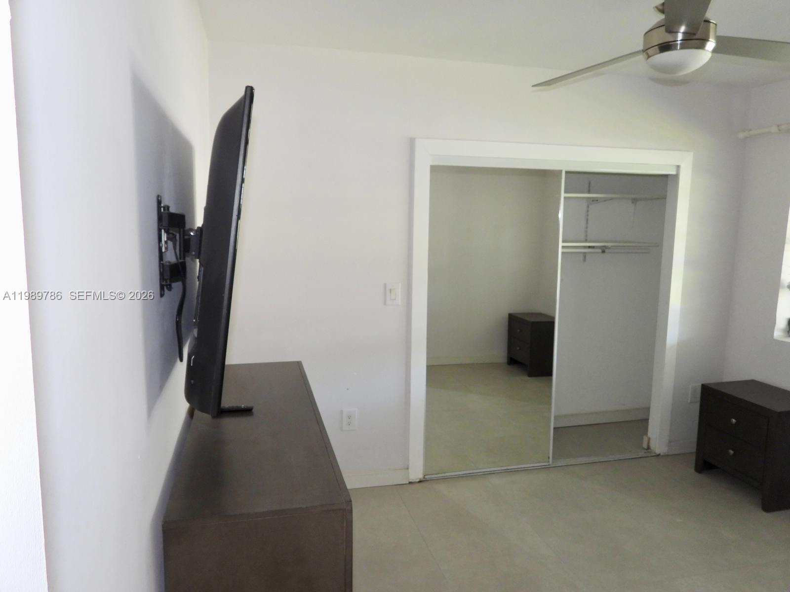 HOLLYWOOD LAKES SECTION - Residential