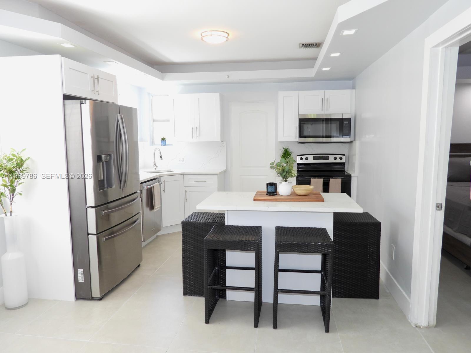 HOLLYWOOD LAKES SECTION - Residential