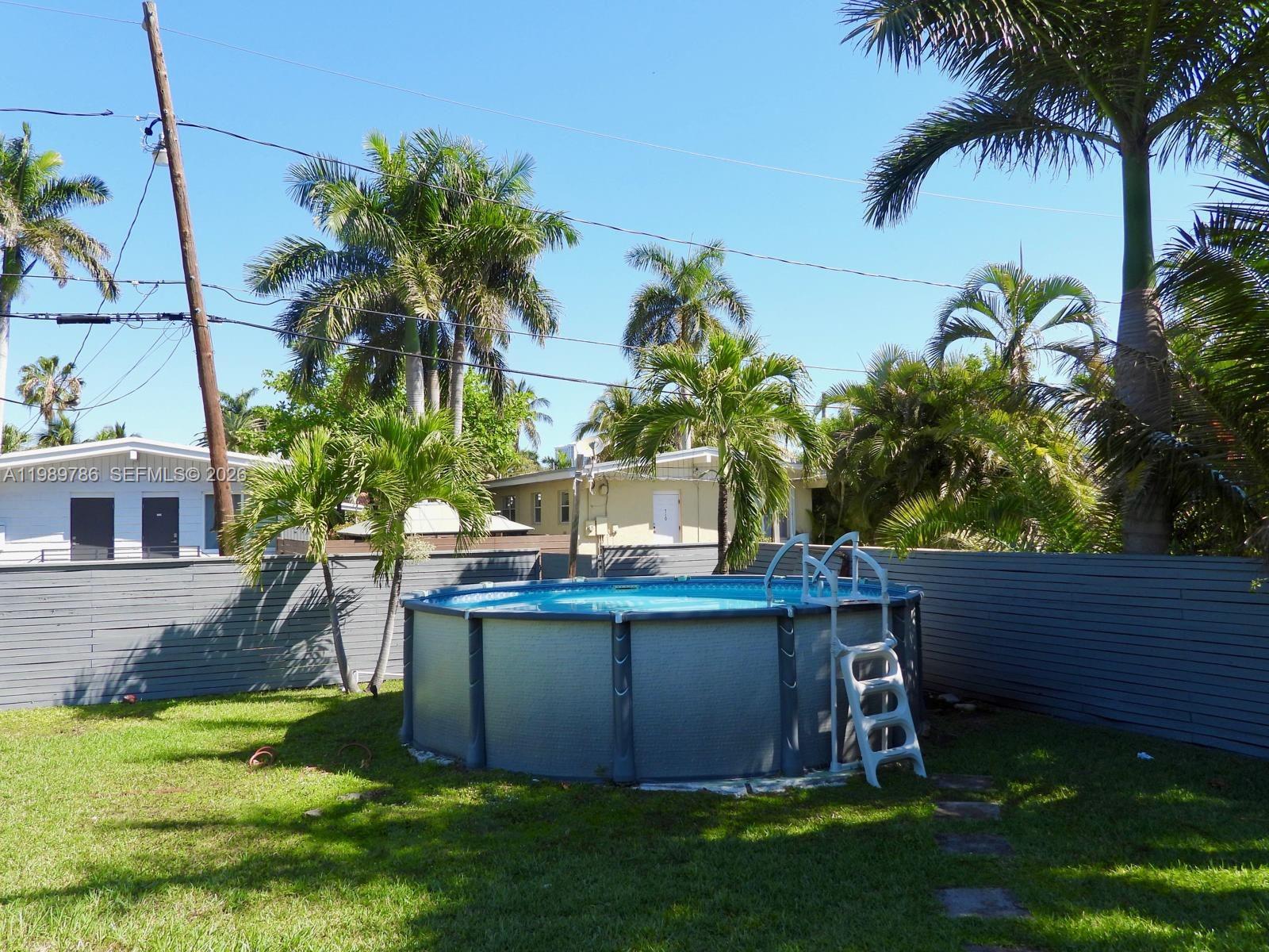 HOLLYWOOD LAKES SECTION - Residential