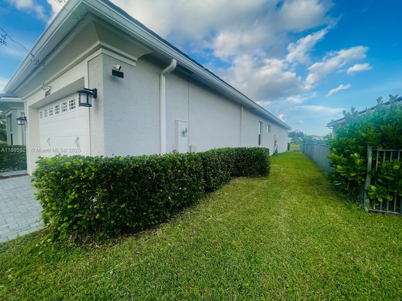HAMMOCKS OF WESTLAKE PHAS - Residential