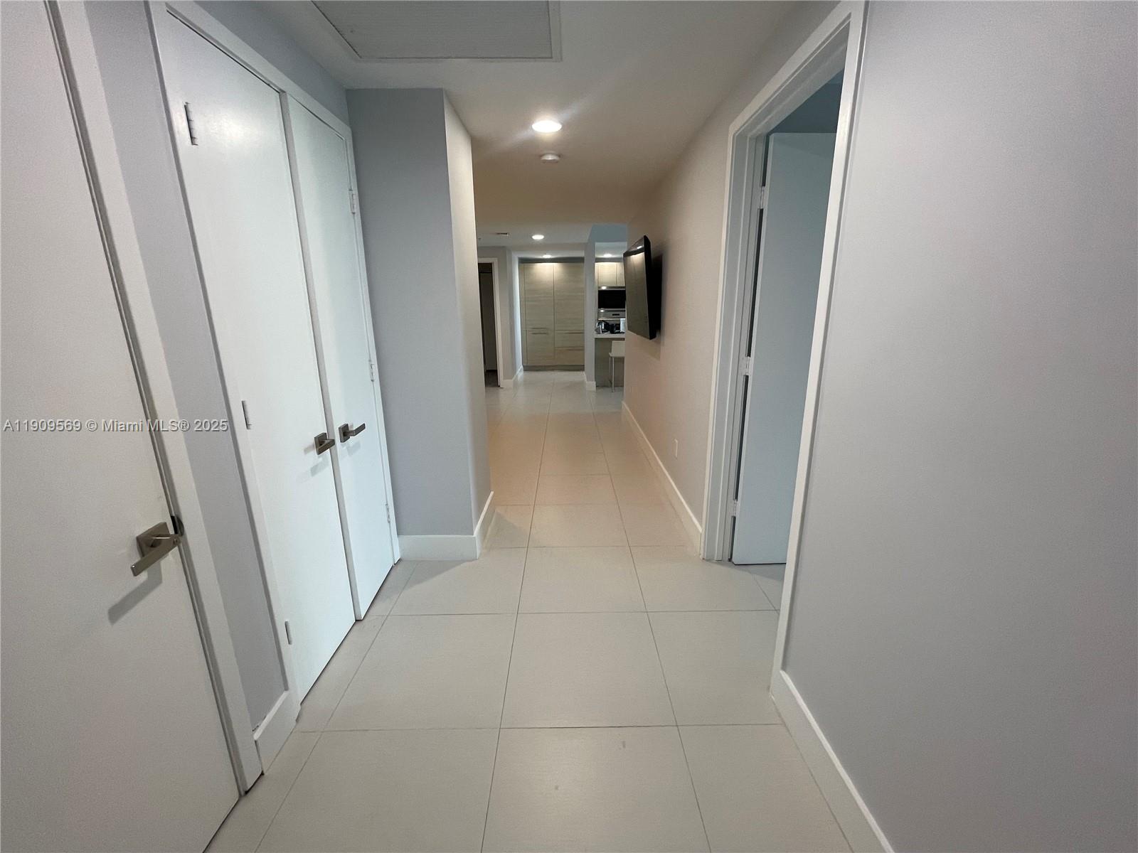 MARINA PALMS RESIDENCES N - Residential Lease