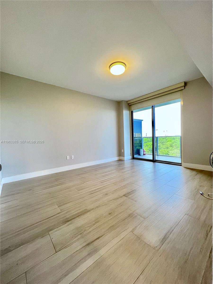 THE HARBOUR NORTH CONDO - Residential